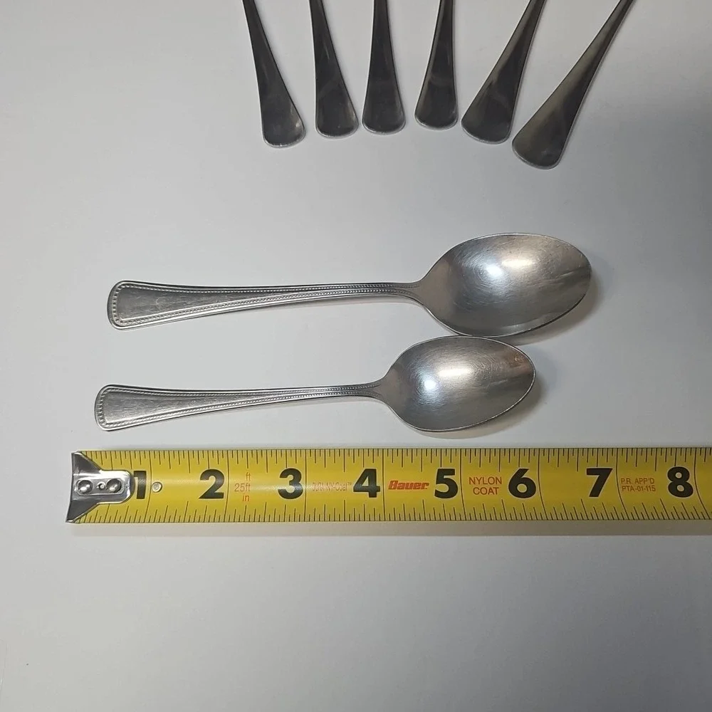 8 Oneida NEEDLEPOINT Beaded Artistry Stainless 1881 Rogers Ltd Oval Soup Spoons